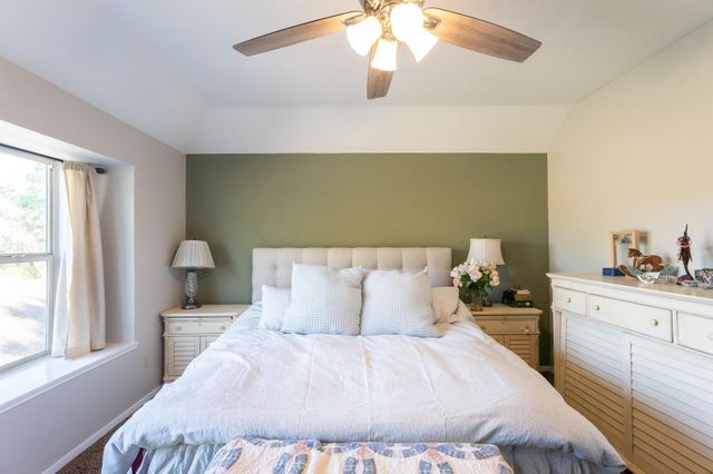 1209 Twin Oaks Street, Friendswood, TX 77546