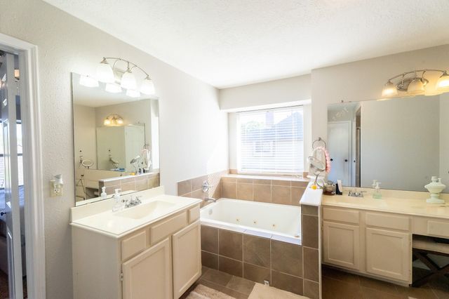 1209 Twin Oaks Street, Friendswood, TX 77546