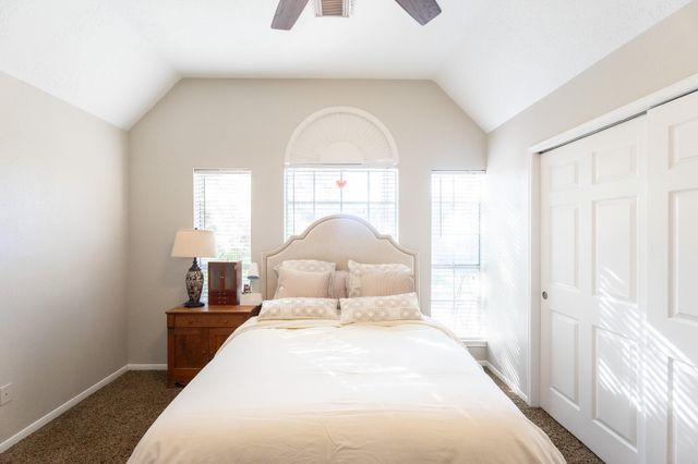 1209 Twin Oaks Street, Friendswood, TX 77546