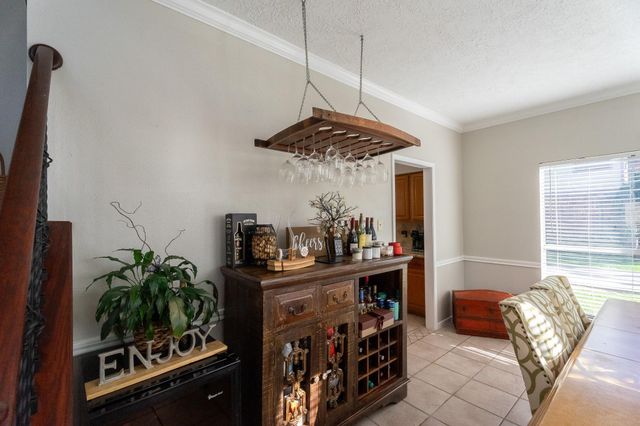 1209 Twin Oaks Street, Friendswood, TX 77546