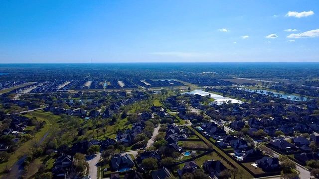 1209 Twin Oaks Street, Friendswood, TX 77546