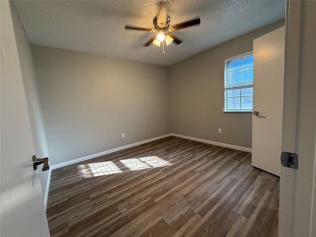 629 Central Avenue 202, Newark, TX 76071