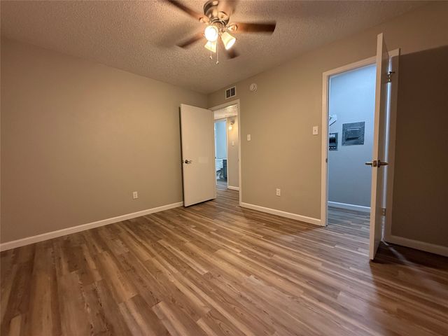 629 Central Avenue 202, Newark, TX 76071