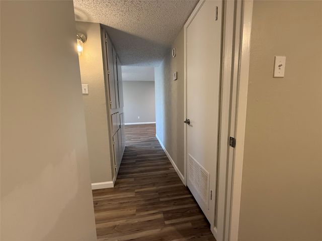 629 Central Avenue 202, Newark, TX 76071