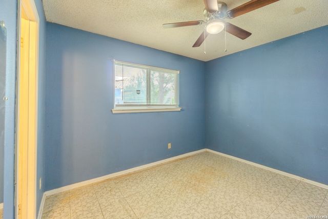 5230 OVERPOOL ST, San Antonio, TX 78228
