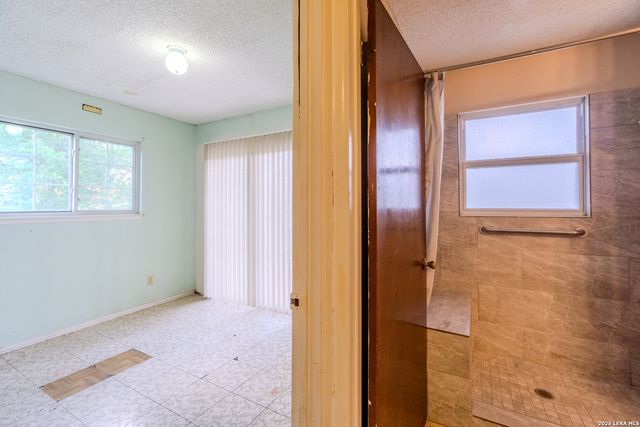 5230 OVERPOOL ST, San Antonio, TX 78228