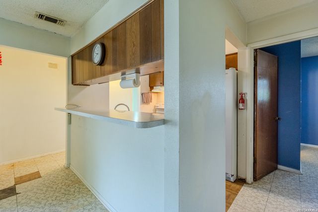 5230 OVERPOOL ST, San Antonio, TX 78228