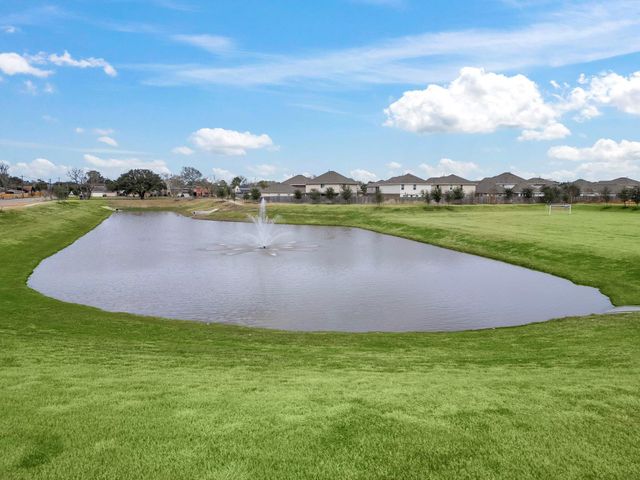 300 Amy Street, Angleton, TX 77515