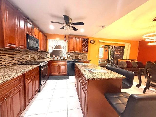 5279 W Woodstone Cir Circle W, Lake Worth, FL 33463