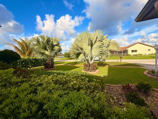 5279 W Woodstone Cir Circle W, Lake Worth, FL 33463