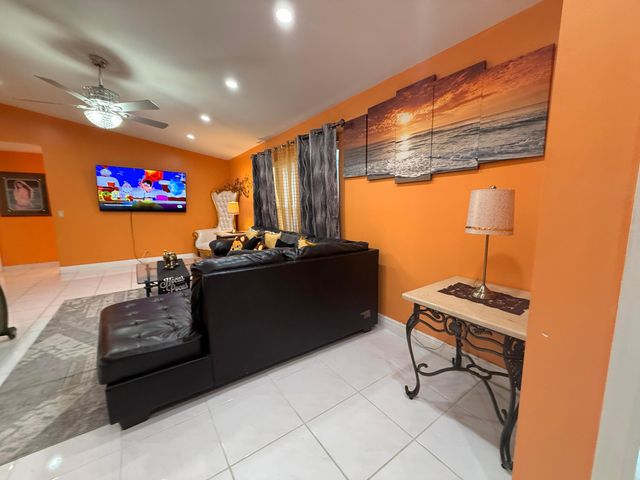 5279 W Woodstone Cir Circle W, Lake Worth, FL 33463