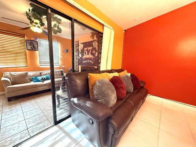 5279 W Woodstone Cir Circle W, Lake Worth, FL 33463