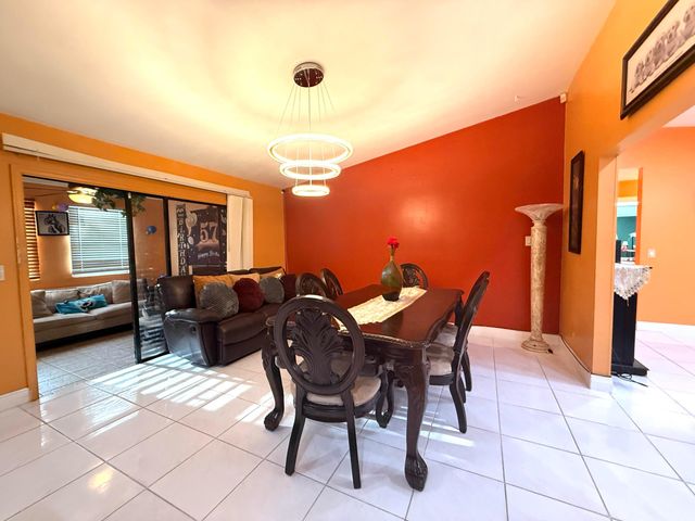 5279 W Woodstone Cir Circle W, Lake Worth, FL 33463