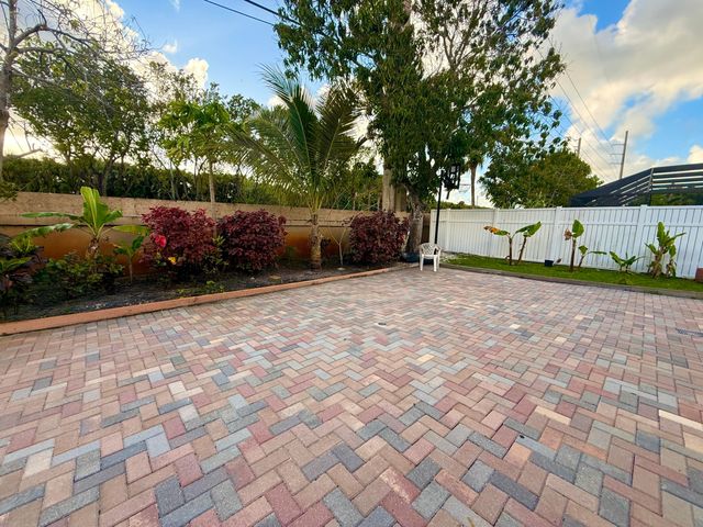 5279 W Woodstone Cir Circle W, Lake Worth, FL 33463