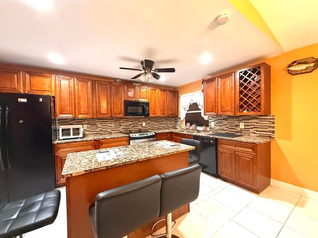5279 W Woodstone Cir Circle W, Lake Worth, FL 33463
