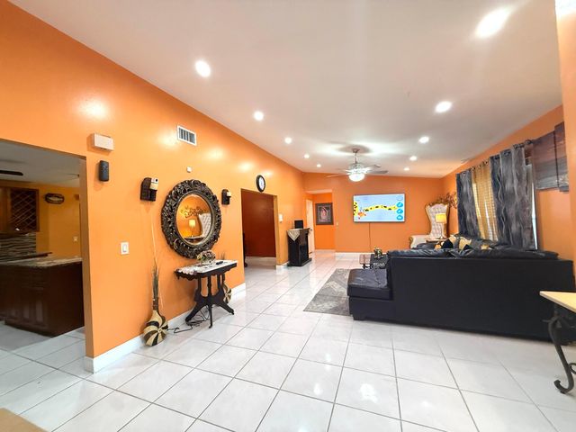 5279 W Woodstone Cir Circle W, Lake Worth, FL 33463