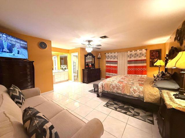 5279 W Woodstone Cir Circle W, Lake Worth, FL 33463