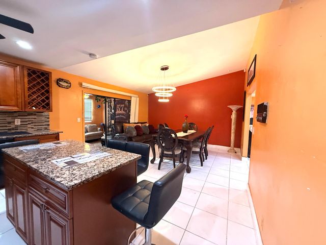 5279 W Woodstone Cir Circle W, Lake Worth, FL 33463