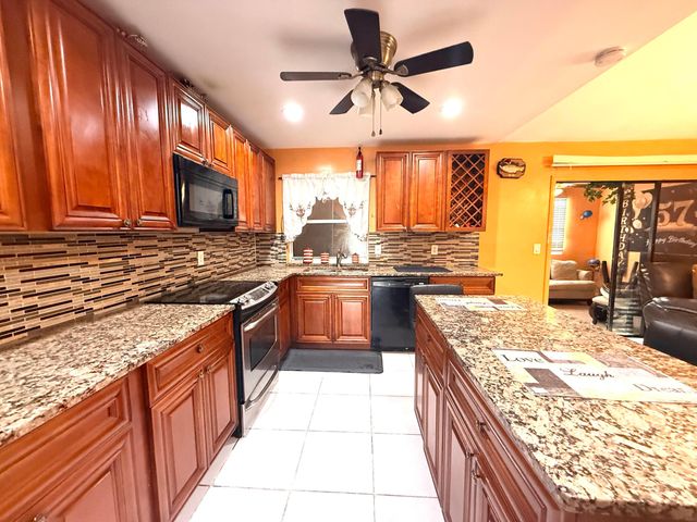 5279 W Woodstone Cir Circle W, Lake Worth, FL 33463