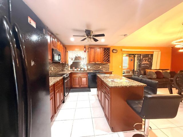 5279 W Woodstone Cir Circle W, Lake Worth, FL 33463