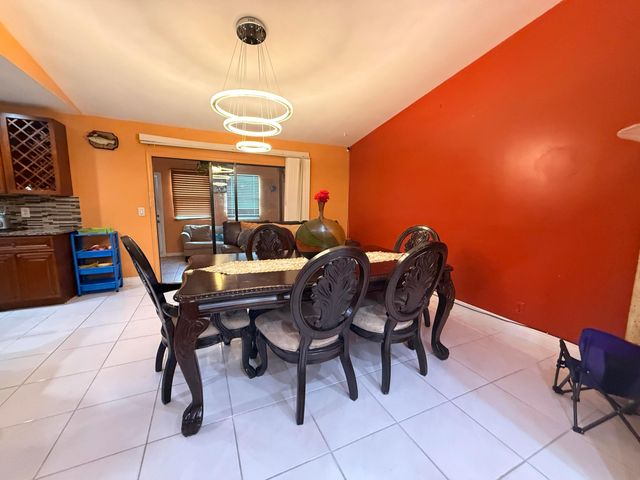 5279 W Woodstone Cir Circle W, Lake Worth, FL 33463