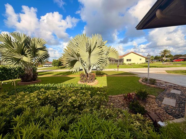 5279 W Woodstone Cir Circle W, Lake Worth, FL 33463