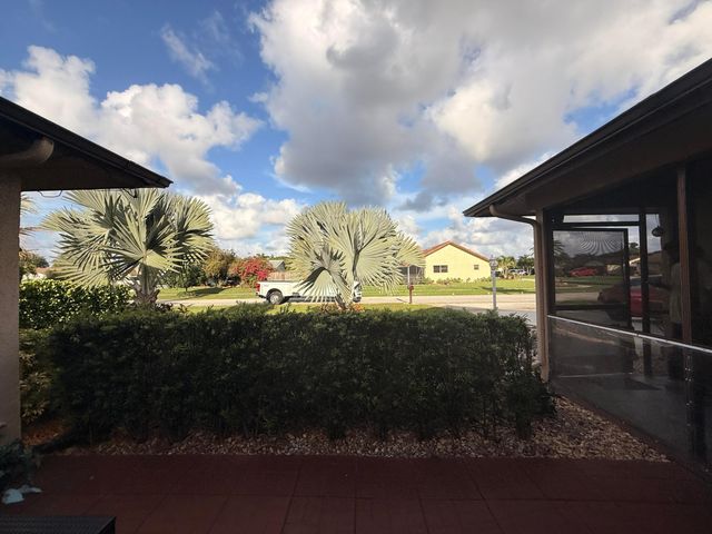 5279 W Woodstone Cir Circle W, Lake Worth, FL 33463