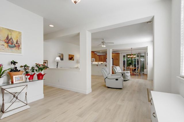 2272 Ryedale Ln, Sacramento, CA 95835