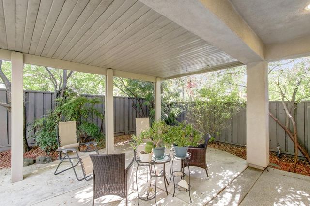 2272 Ryedale Ln, Sacramento, CA 95835