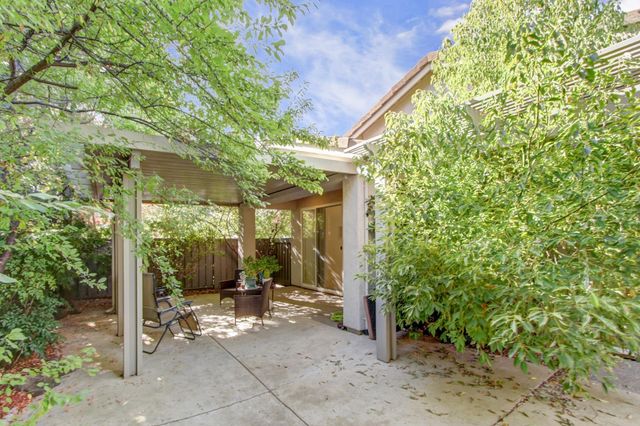 2272 Ryedale Ln, Sacramento, CA 95835