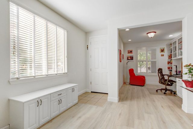 2272 Ryedale Ln, Sacramento, CA 95835