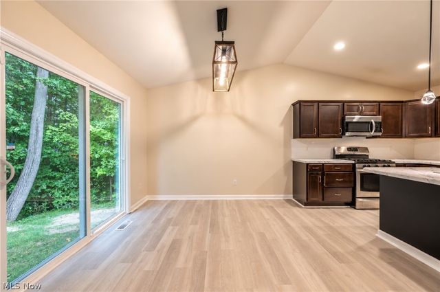 1393 Cross Cove, Austintown, OH 44515