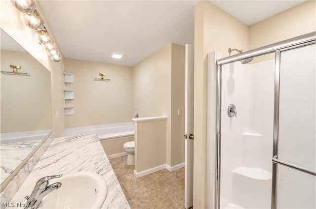 1393 Cross Cove, Austintown, OH 44515