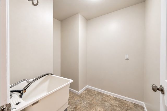 1393 Cross Cove, Austintown, OH 44515