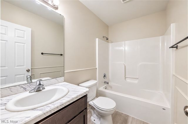 1393 Cross Cove, Austintown, OH 44515