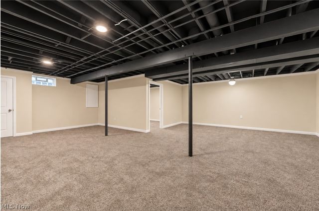 1393 Cross Cove, Austintown, OH 44515