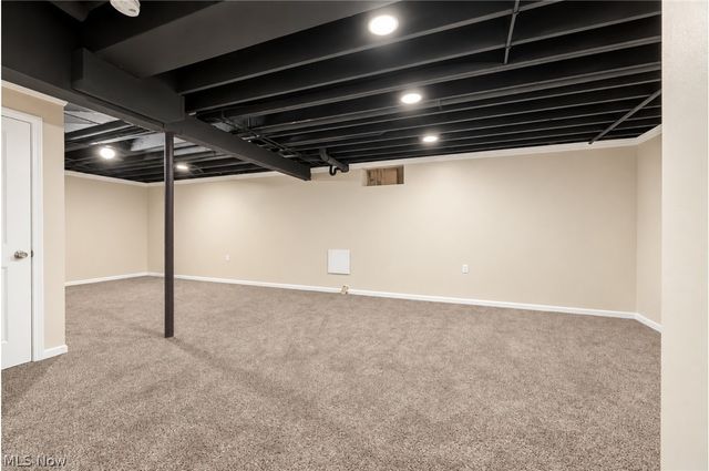 1393 Cross Cove, Austintown, OH 44515