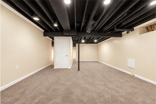 1393 Cross Cove, Austintown, OH 44515