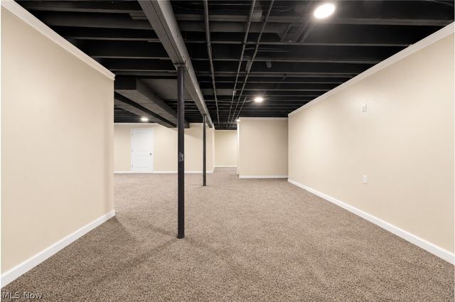 1393 Cross Cove, Austintown, OH 44515