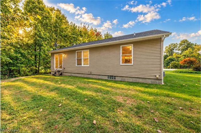 1393 Cross Cove, Austintown, OH 44515