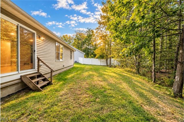 1393 Cross Cove, Austintown, OH 44515