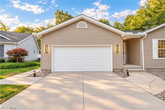 1393 Cross Cove, Austintown, OH 44515