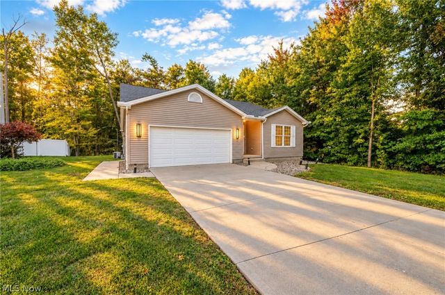 1393 Cross Cove, Austintown, OH 44515