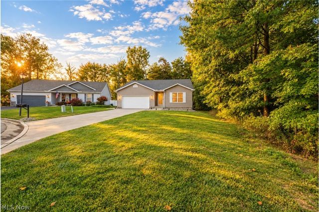 1393 Cross Cove, Austintown, OH 44515