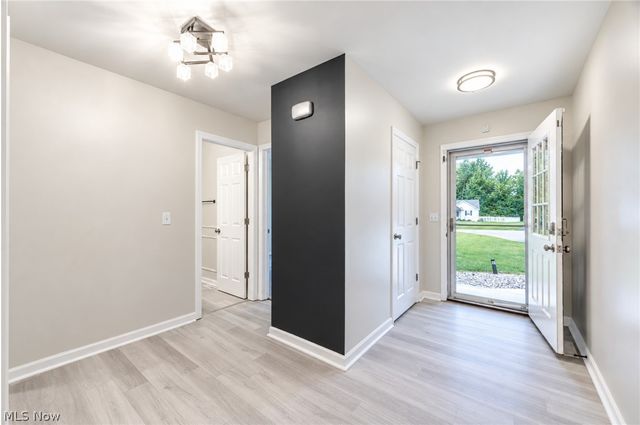 1393 Cross Cove, Austintown, OH 44515