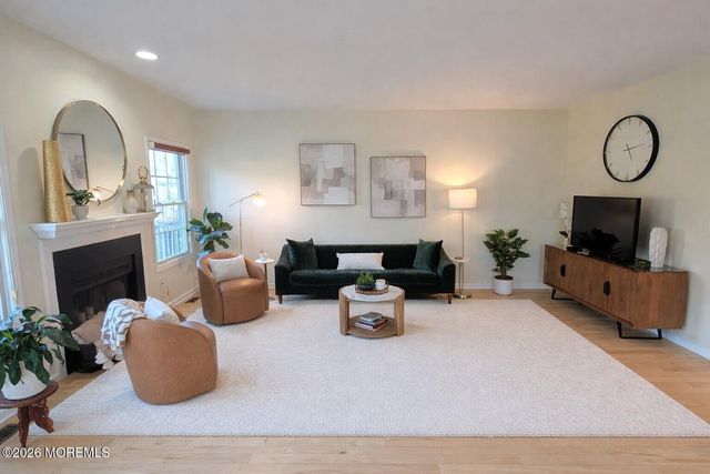 107 Whitlock Court, Manalapan, NJ 07726