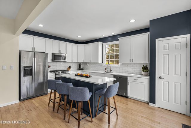 107 Whitlock Court, Manalapan, NJ 07726