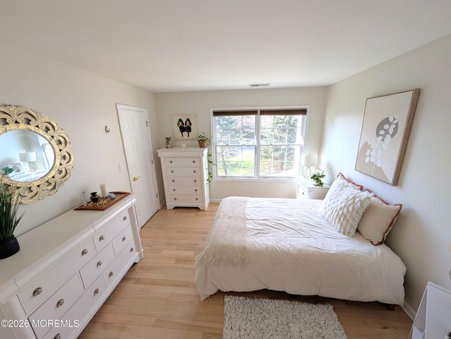 107 Whitlock Court, Manalapan, NJ 07726
