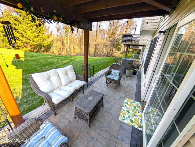 107 Whitlock Court, Manalapan, NJ 07726