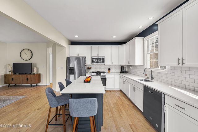 107 Whitlock Court, Manalapan, NJ 07726
